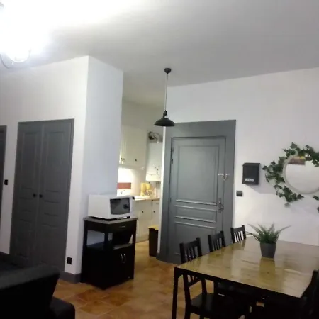 شقة Un Tresor En Bastide : 4/6 Couchages قرقشونه